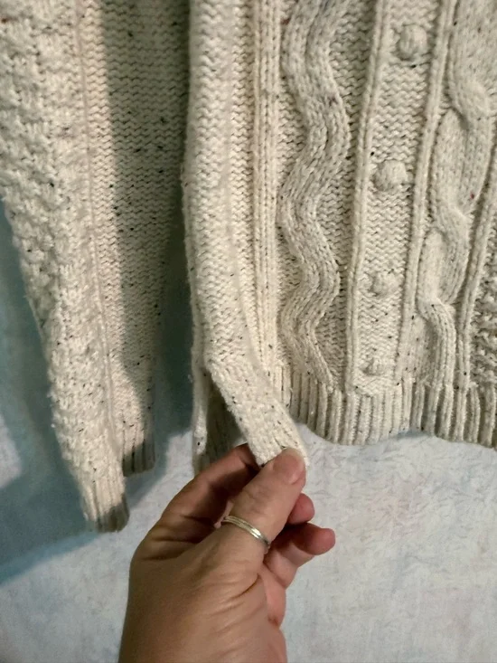 Hollister Cream Cable-Knit Crewneck Sweater, Cozy, Layering Piece Sz Medium - Picture 2 of 9